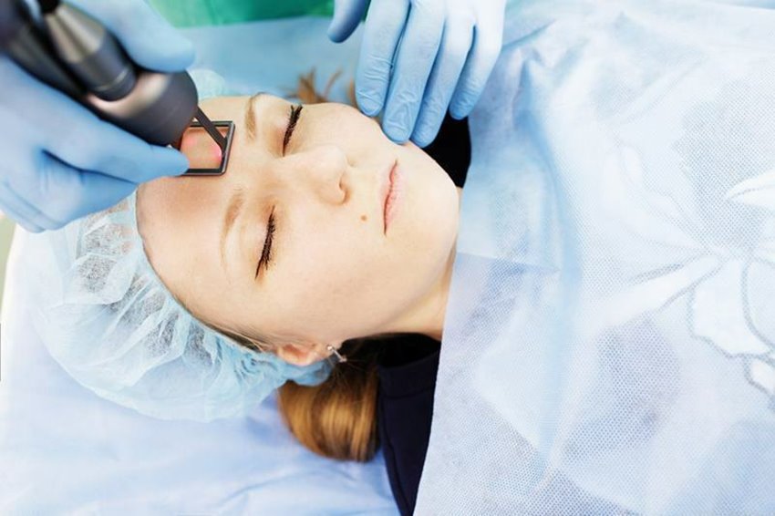 Косметологические процедуры, которые помогут убрать широкие поры на лице